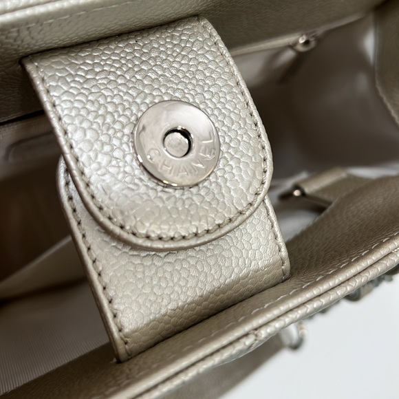 CHANEL CAVIAR SHOPPING TOTE ๐ - Picture 11 of 16